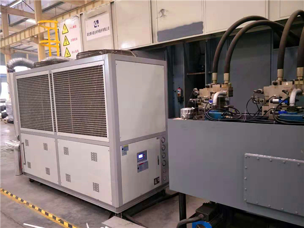 工业冷水机过热的危害