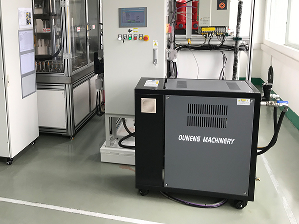 变速箱控温模温机2