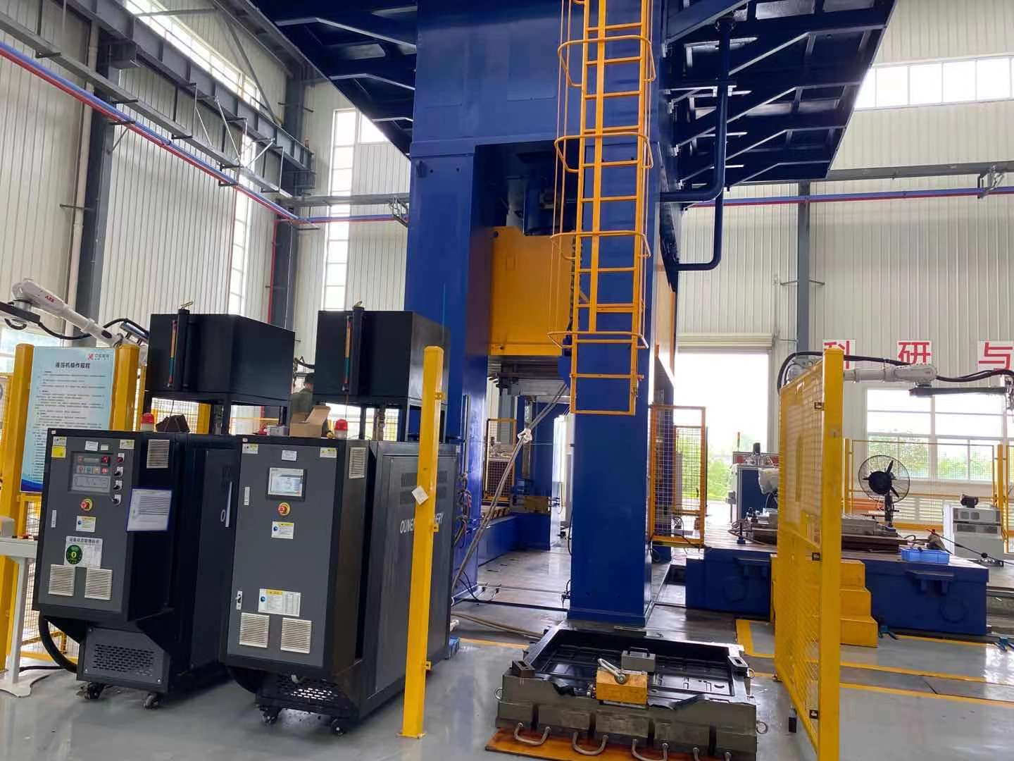 碳纤复合材料模温机