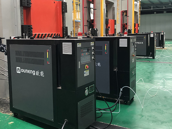 模压成型模温机