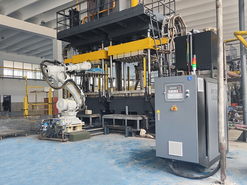 模温机的温度传感器一般安装在什么位置？