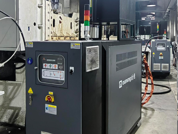 汽车部件生产线热压机电加热模温机——应用案例