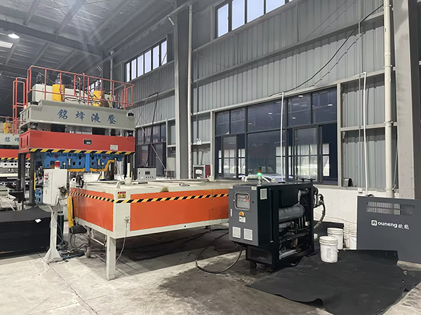 汽车内饰软装顶棚烘箱加热模温机——应用案例