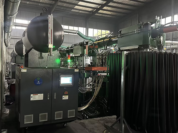 胶囊轮胎压机控温双机一体油模温机——应用案例