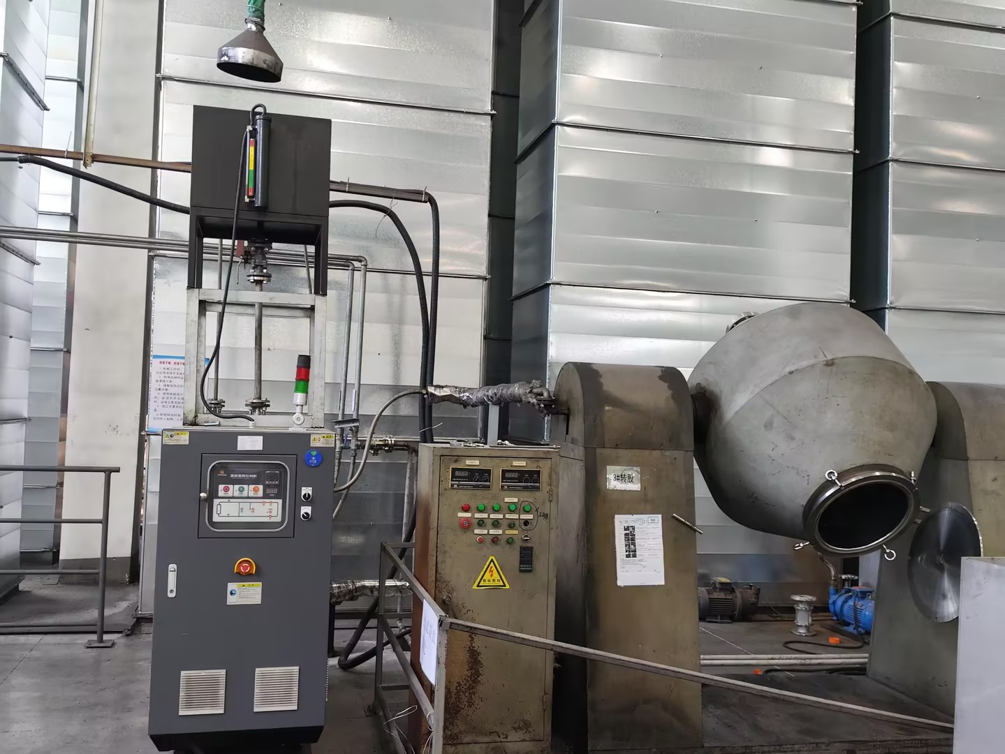 双锥干燥模温机