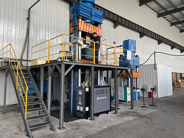 石墨成型制品热压机配套模温机——应用案例